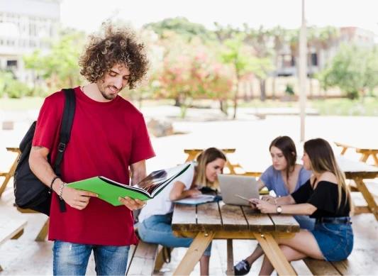 Planning your online business goals with a specialist